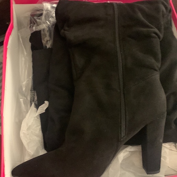 Healed Boots! - Picture 2 of 2